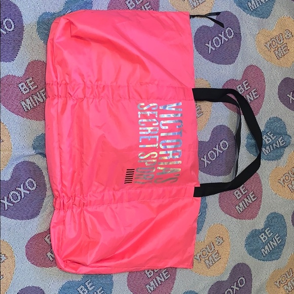 PINK Victoria's Secret Handbags - 🍭Victoria’s Secret Pink Sport Gym/Duffle Bag🍭